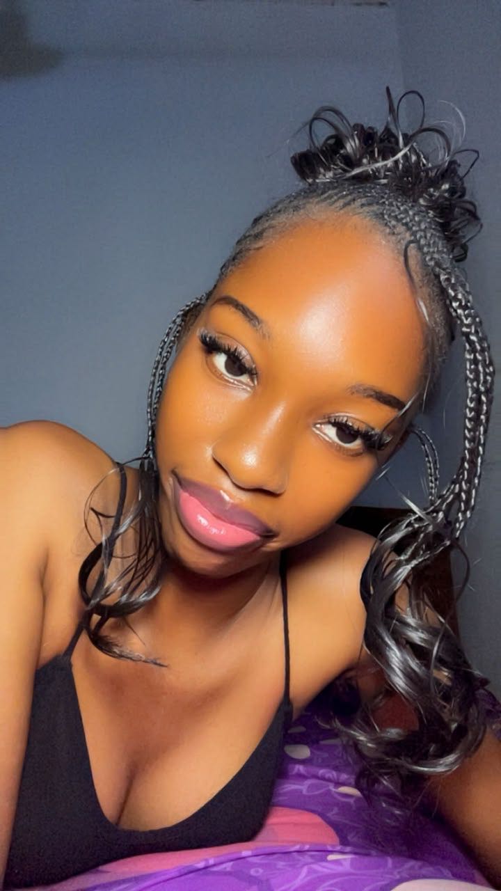 Live on LivCam — Lina